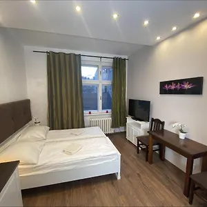 P&j Sw. Krzyza Apartman